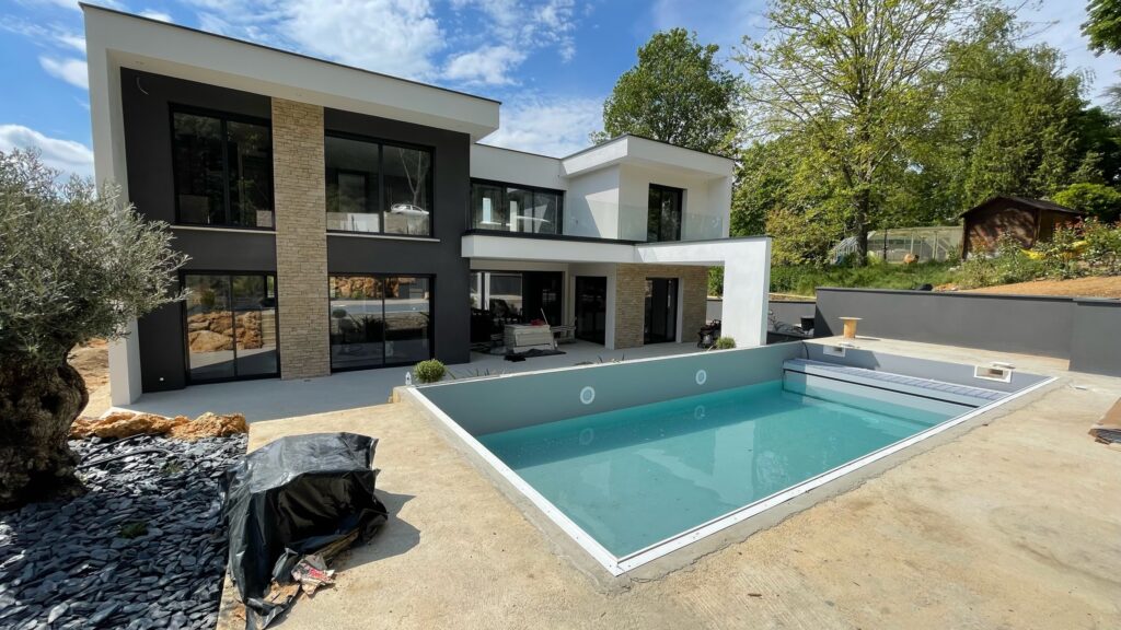 INSTALLATION DE LINER ET PVC ARMÉ DE PISCINE